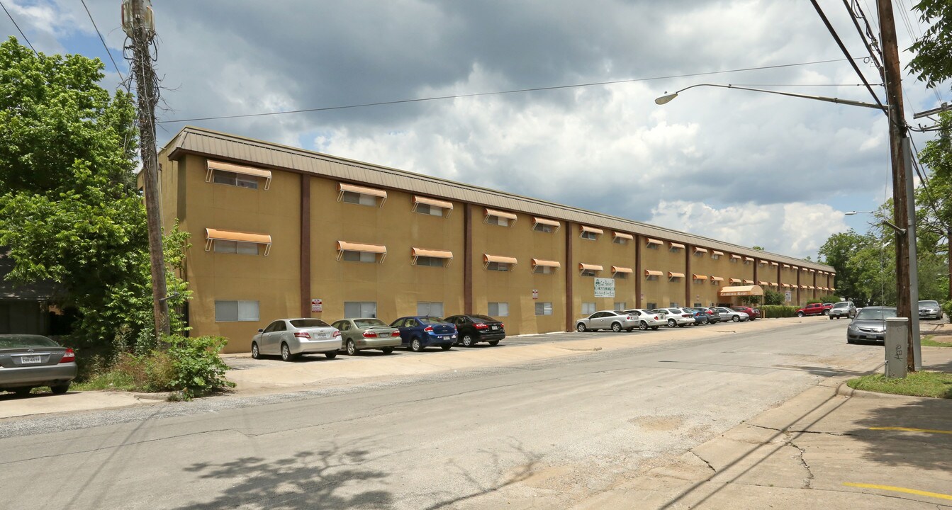 Camino Flats in Austin, TX - Foto de edificio