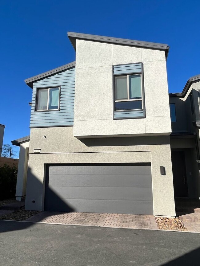 9296 Desert Pearl Ave