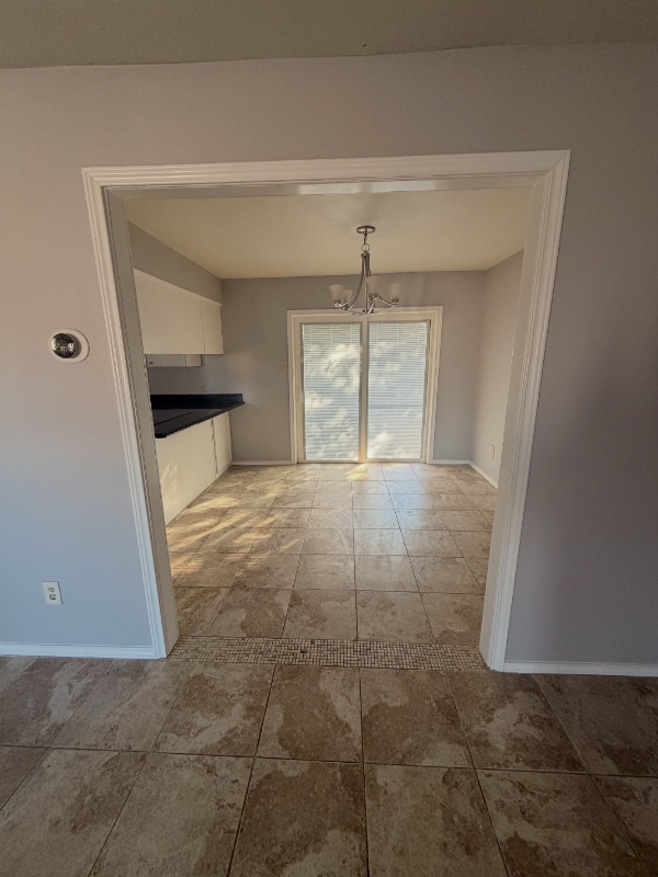 1002 Pleasant Valley Ln in Arlington, TX - Building Photo - Building Photo