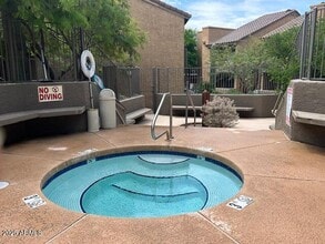 7234 E Cave Creek Rd in Cave Creek, AZ - Building Photo - Building Photo
