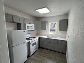 615 Dora St in New Smyrna Beach, FL - Building Photo
