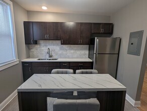 11005 S Perry Ave in Chicago, IL - Building Photo - Building Photo