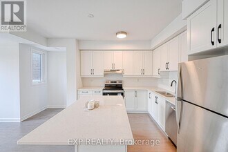 5138 Vetere St in Mississauga, ON - Building Photo - Building Photo