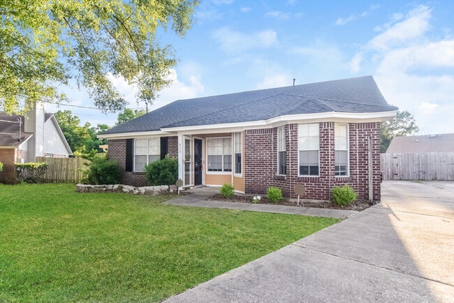 property at 913 Mister Lake Ct