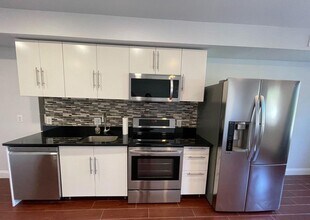 615 N 11th St in Philadelphia, PA - Foto de edificio - Building Photo