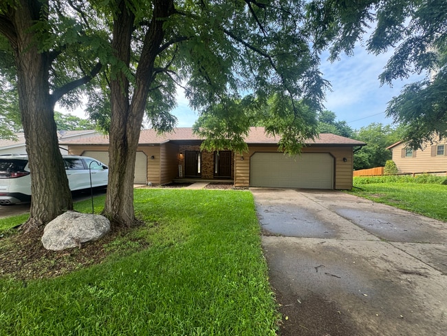 property at 2905 Humboldt Rd