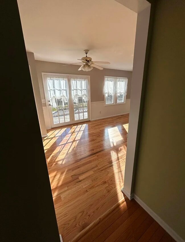 48 E Pointe in Fairport, NY - Foto de edificio - Building Photo