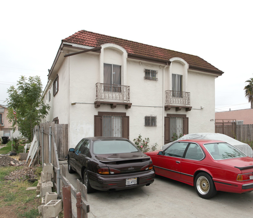 4221 Van Dyke Ave in San Diego, CA - Building Photo