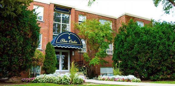 Oakburn Apartments in Toronto, ON - Building Photo