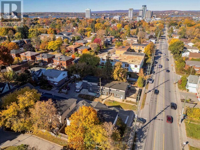 598 Kirkwood Ave in Ottawa, ON - Building Photo - Building Photo