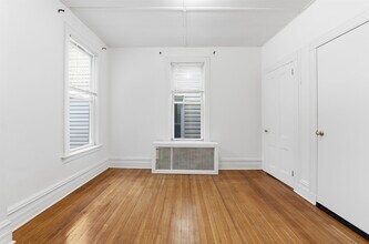 44 Booraem Ave in Jersey City, NJ - Building Photo - Building Photo