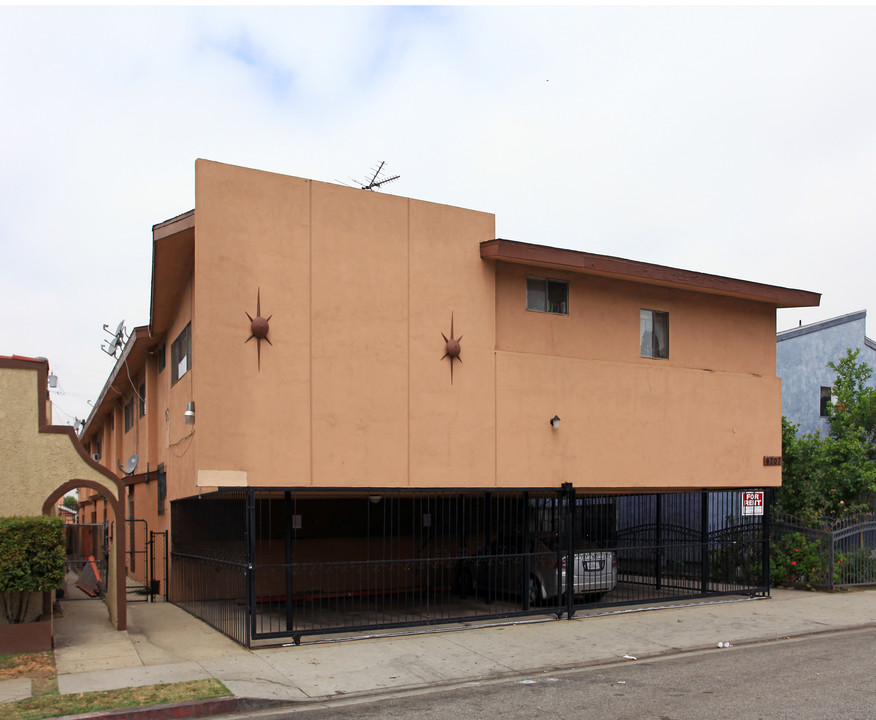 6207 Middleton St in Huntington Park, CA - Building Photo