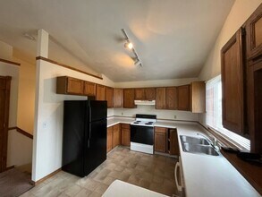 2111-2117 Green Valley Dr in Janesville, WI - Building Photo - Building Photo