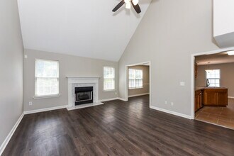 1594 Laurel Ledge Dr in La Vergne, TN - Building Photo - Building Photo