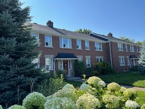 20 Lasalle Ct in Oshawa, ON - Building Photo - Building Photo