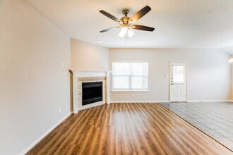 1602 Sabine Dr in Midlothian, TX - Building Photo - Building Photo