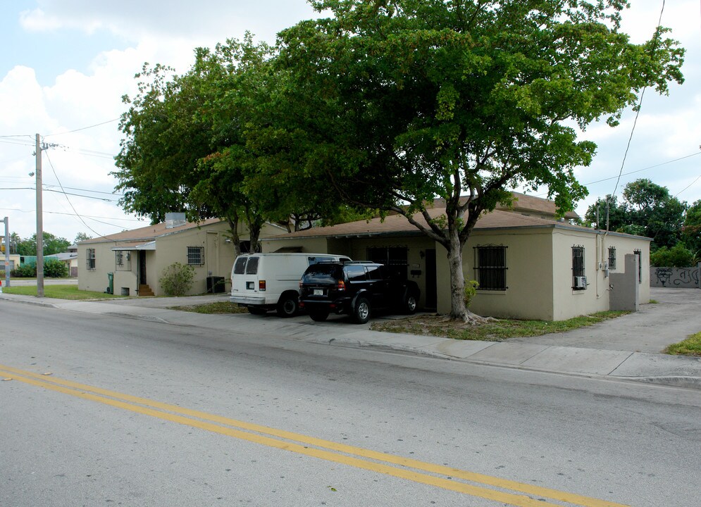 936 NW 29th St in Miami, FL - Building Photo