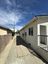 4064 E 60th St in Huntington Park, CA - Building Photo - Building Photo