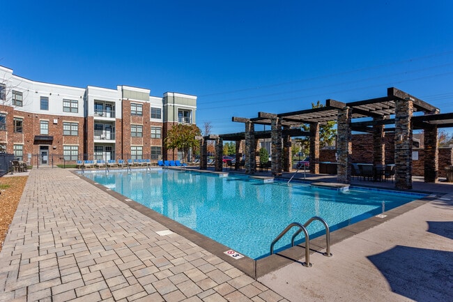 Vintage Foxland Apartments