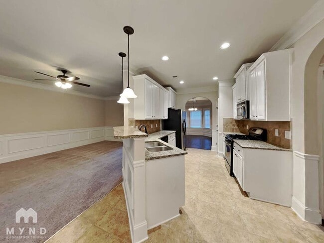 8060 Snapwell Dr in Fairburn, GA - Building Photo - Building Photo