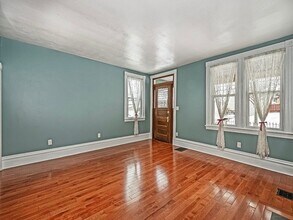 130 Boroview Ave in Carnegie, PA - Foto de edificio - Building Photo