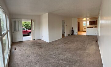 706 E Towne St in Glendive, MT - Building Photo - Building Photo