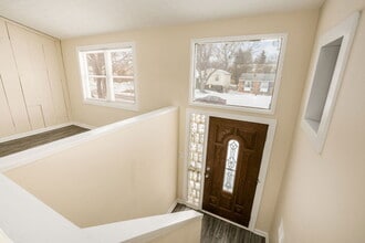 611 Evergreen Terrace in Columbus, OH - Building Photo - Building Photo