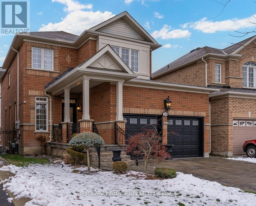 24 Spicebush Terrace in Brampton, ON - Building Photo