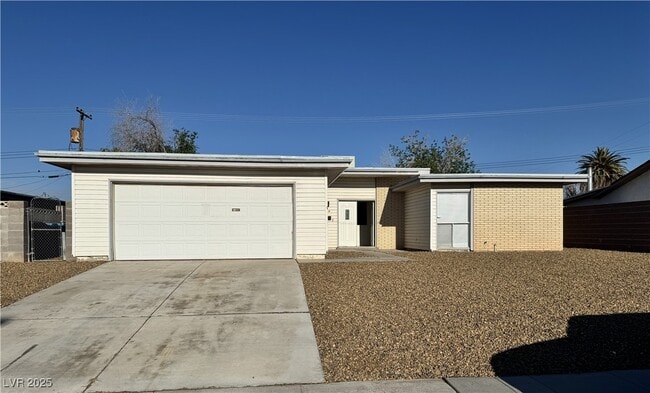 property at 2539 Winterwood Blvd