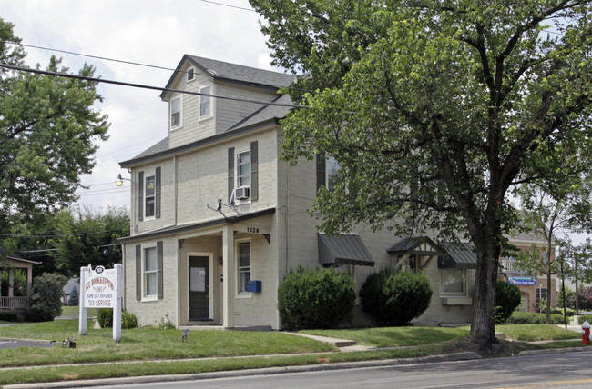 1529 Springfield Pike in Cincinnati, OH - Foto de edificio - Building Photo