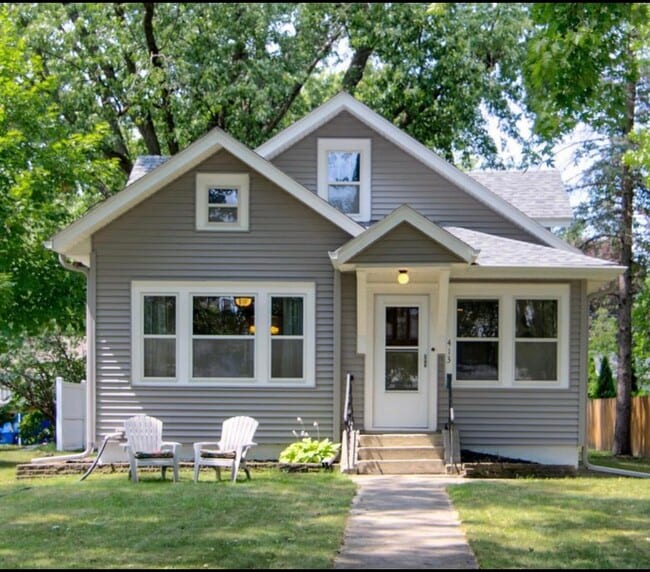 property at 413 Angel Ave SW