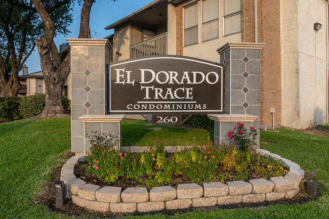 El Dorado Trace in Webster, TX - Foto de edificio - Building Photo