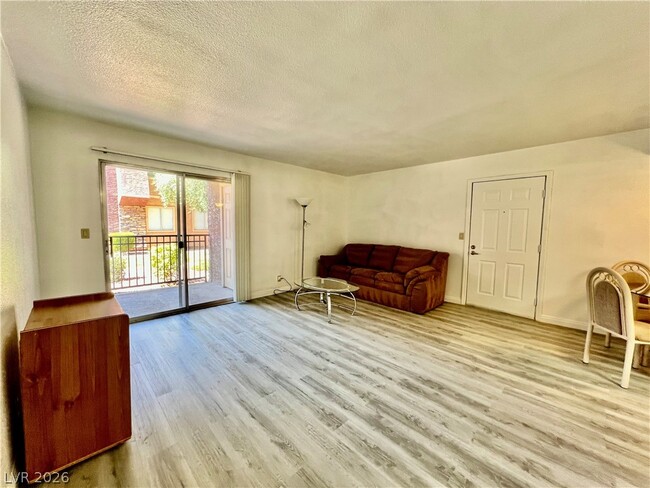 4380 Sandy River Dr in Las Vegas, NV - Building Photo - Building Photo