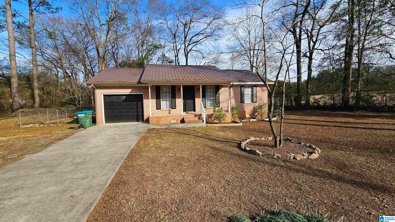 331 Wilson Dr in Montevallo, AL - Building Photo