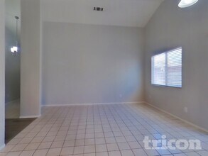 14806 Rosemary Dr in Victorville, CA - Building Photo - Building Photo
