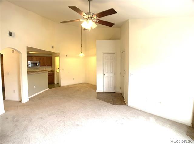 5765 N Genoa Way in Aurora, CO - Building Photo - Building Photo