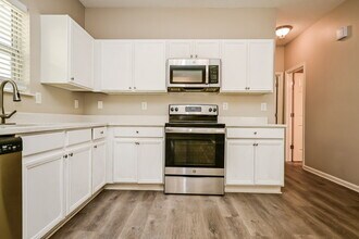 2009 Farm Hill Ct in Stockbridge, GA - Foto de edificio - Building Photo