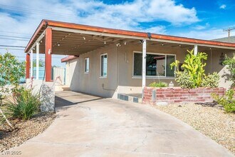 601 Burton St in Henderson, NV - Building Photo - Building Photo