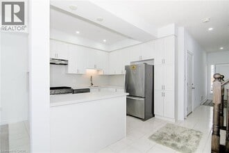 14 Cleland Ave in Hamilton, ON - Building Photo - Building Photo