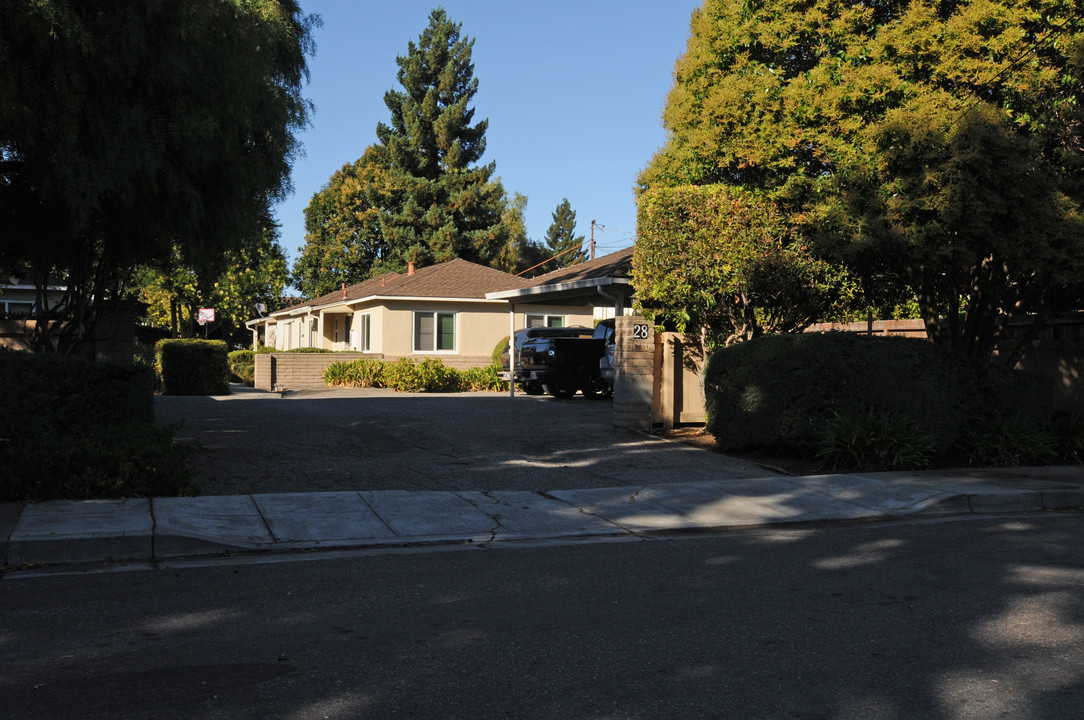 28 Devonshire Ave in Mountain View, CA - Foto de edificio