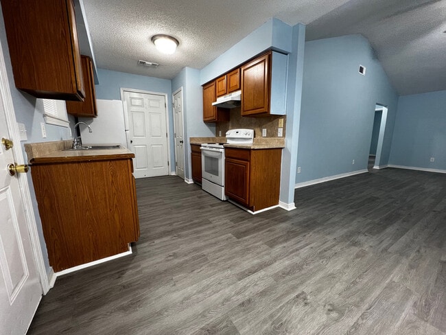 2820 Pakenham Dr in Chalmette, LA - Building Photo - Building Photo