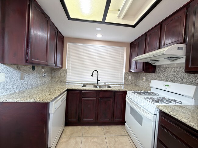 4417 Anatone Dr in Las Vegas, NV - Building Photo - Building Photo