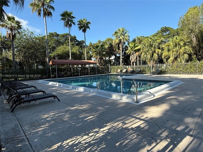 16541 Blatt Blvd in Weston, FL - Building Photo - Building Photo