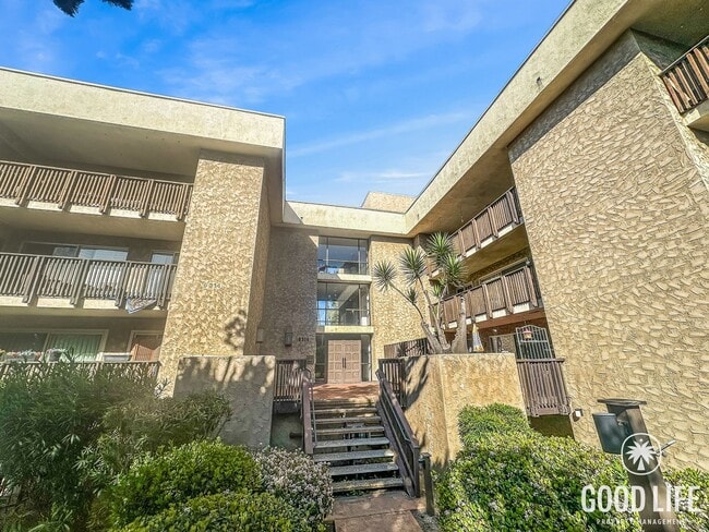 6314 Friars Rd in San Diego, CA - Building Photo - Building Photo