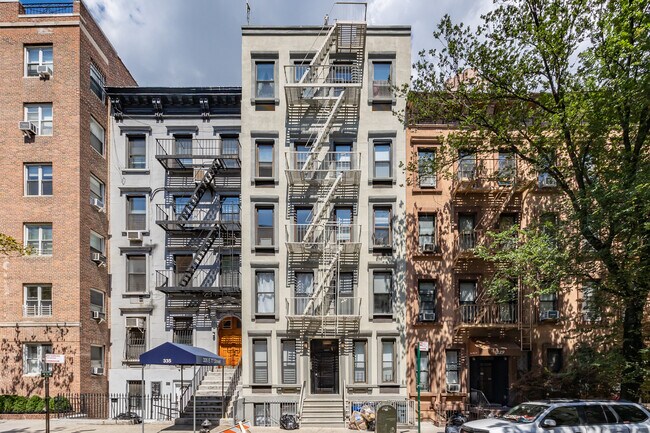 337 E 77th St in New York, NY - Foto de edificio - Primary Photo