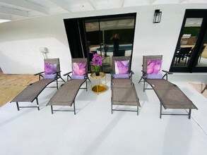 1489 E Francis Dr in Palm Springs, CA - Building Photo - Building Photo