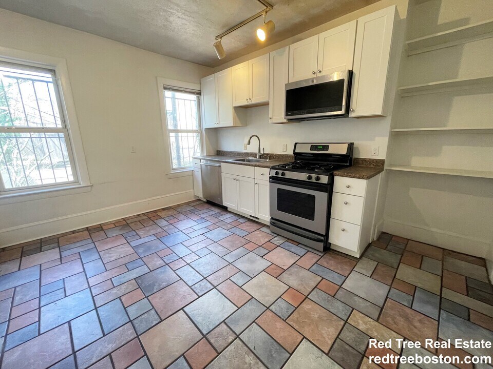 8 Sewall St in Roxbury Crossing, MA - Foto de edificio
