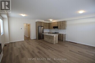 1372 Canfield St in Oshawa, ON - Building Photo - Building Photo