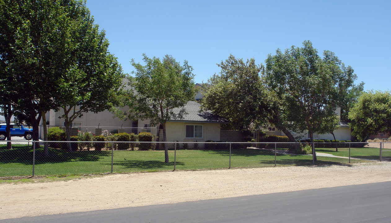 16077 Sago Rd in Apple Valley, CA - Building Photo