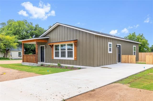 512 5th St in Blanket, TX - Building Photo - Building Photo